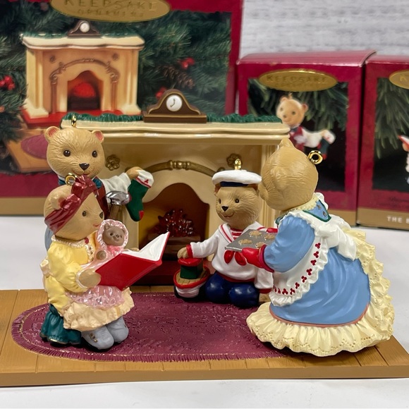 The Bearingers of Victoria Circle Vintage 1993 Hallmark Keepsake Ornamen… - Picture 1 of 11
